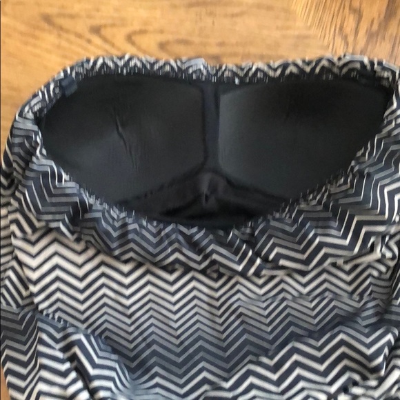 Jones New York Flounce Swimsuit, Sz 8 - Picture 4 of 7